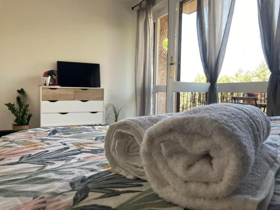 Cozy Studio With Balcony And Free Parking Αιξ-αν-Προβάνς Εξωτερικό φωτογραφία